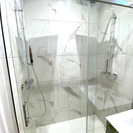 Apartment Jean Bologne C
