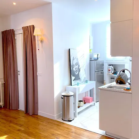 Apartment Jean Bologne C
