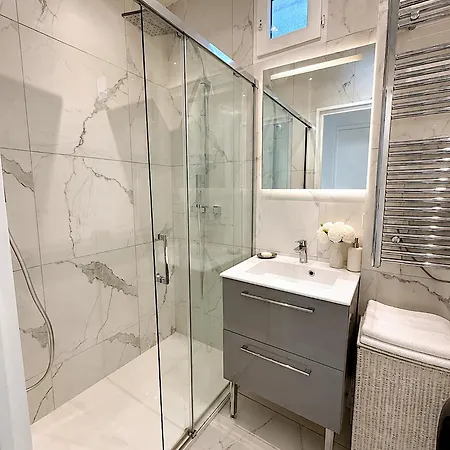 Apartment Jean Bologne C *